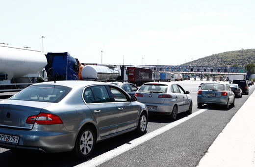 Καραμπόλες 8 αυτοκινήτων στην Εγνατία οδό- Αυξημένη η κίνηση στα διόδια των Νέων Μαλγάρων