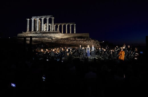 Ο νέος φωτισμός στον ναό του Ποσειδώνα στο Σούνιο από την Ελευθερία Ντεκώ