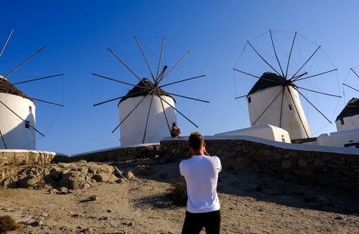 Πρόστιμο 995.000 ευρώ σε επιχειρηματία με 199 αδήλωτα Airbnb στη Μύκονο