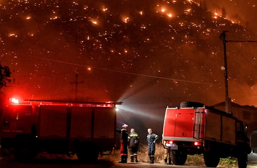 Φωτιά στο Ξυλόκαστρο: Μήνυμα 112 για τον Πύργο Κορινθίας