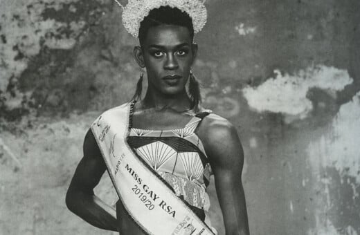 Zanele Muholi: Μια δυνατή φωνή της τέχνης για την queer κοινότητα της Αφρικής