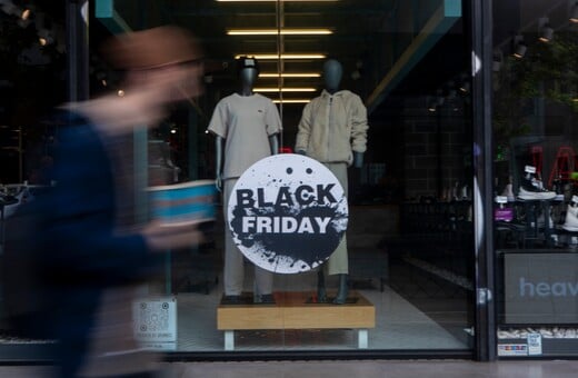 Black Friday 2024: Γιατί ονομάζεται «μαύρη» Παρασκευή