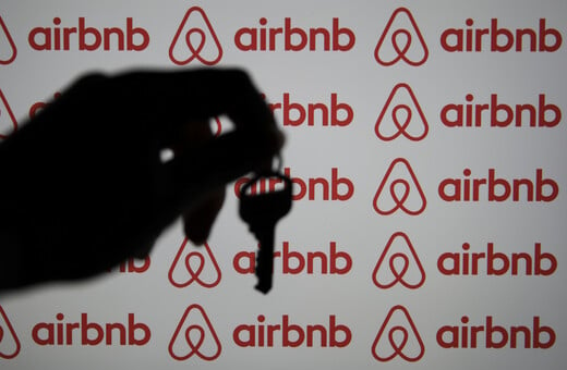 Βρετανία: Άδεια Airbnb θα χρησιμοποιηθούν για τη στέγαση επιζώντων ενδοοικογενειακής βίας χωρίς χρέωση