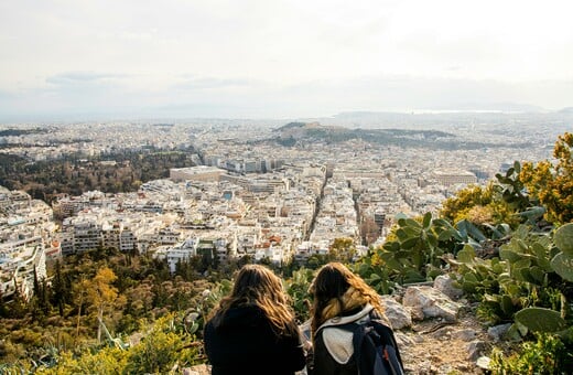 Εκτός σχεδίου δόμηση: Σταδιακή κατάργηση μέχρι το 2028, εξετάζει η κυβέρνηση