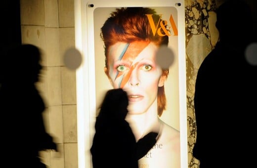 Το αρχείο του David Bowie θα ανοίξει για το κοινό το 2025 στο νέο Victoria & Albert Museum στο Λονδίνο