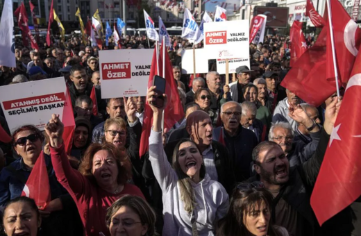 Τουρκία: Διαδηλώσεις για τη σύλληψη δημάρχου - «Απώτερος στόχος ο Ιμάμογλου», λενε οι κεμαλιστές