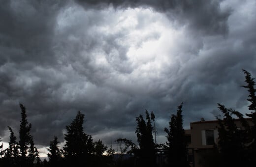 Καιρός - Tσατραφύλλιας: Κρύο, καταιγίδες, μποφόρ και χιόνια από αύριο στη χώρα