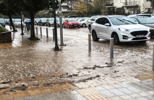 Καταιγίδα έπληξε την Αττική: Μεγάλη κίνηση στη Μεσογείων - «Προσοχή», λέει ο Κολυδάς