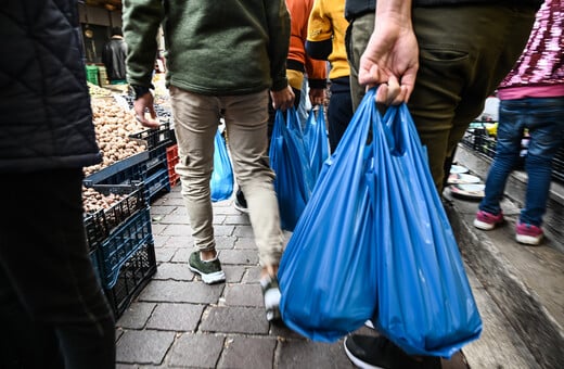 Τα τελευταία ψώνια για το χριστουγεννιάτικο τραπέζι - Στα ύψη οι τιμές φρούτων και λαχανικών