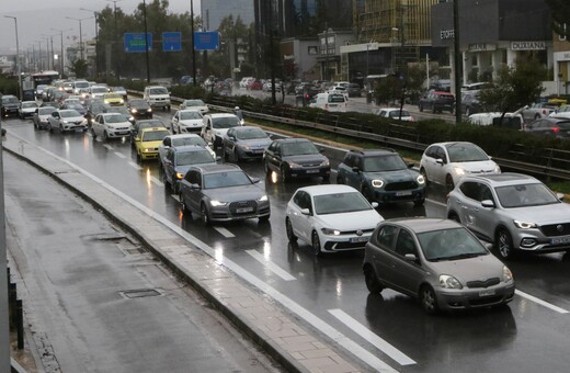 Καιρός: Ισχυρή καταιγίδα και χαλάζι στην Αττική