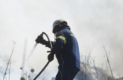 Φωτιά στην Παιανία: Νεκρός ένας άνδρας