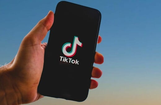 Γιατί η Αλβανία κλείνει το TikTok για έναν χρόνο