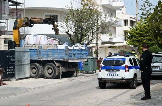 Βούλα: Νεκρός ο χειριστής του γερανοφόρου που ακούμπησε σε καλώδια