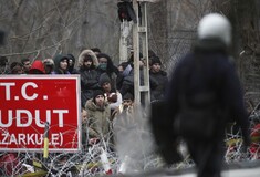 Έβρος: Χιλιάδες πρόσφυγες εγκλωβισμένοι στα σύνορα - Πάνω από 130 συλλήψεις