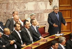 Εισήγηση για άρση ασυλίας τριών βουλευτών της Χ.Α.