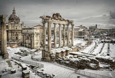 BINTEO: Η μαγευτική, χιονισμένη Ρώμη, όπως την κατέγραψε σήμερα ένα drone