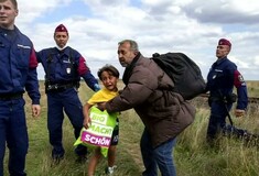 Σχολή προπονητών έδωσε δουλειά στον πρόσφυγα στον οποίο είχε βάλει τρικλοποδιά Ουγγαρέζα εικονολήπτρια