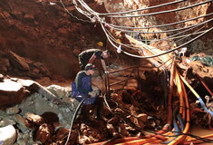 Απεγκλωβίστηκαν τα πρώτα τέσσερα παιδιά από το σπήλαιο στην Ταϊλάνδη