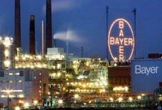 Bayer - Monsanto: Ο "γάμος" των δύο κολοσσών προκαλεί μεγάλες αντιδράσεις