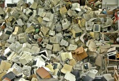 Η Γη 'πνίγεται' από τα ηλεκτρονικά απόβλητα