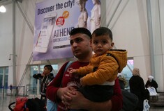 111 πρόσφυγες αναχώρησαν σήμερα από την Ελλάδα για τη Φινλανδία