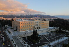 Φραγμοί στη Βουλή, 1500 αστυνομικοί, κλειστός Εθνικός Κήπος και κλούβες παντού την Πέμπτη