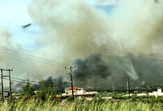 Ένας νεκρός και δύο τραυματίες από την πυρκαγιά στους Αγίους Θεοδώρους Κορινθίας