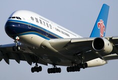 Κίνα: Πτήση καθυστέρησε επειδή μια προληπτική γιαγιά πέταξε κέρματα στον κινητήρα