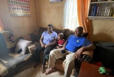 Χωρίς σχολεία και ίντερνετ οι μαθητές στην Αφρική - Η τηλεόραση μοναδική «πηγή εκπαίδευσης»
