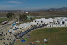 Χάος με χιλιάδες πρόσφυγες και μετανάστες στην Ειδομένη