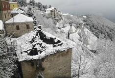 Χιόνια λίγο πριν τον Μάιο - Μέχρι και 15 εκατοστά στα ορεινά Τρικάλων και Ηπείρου