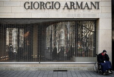 Ο οίκος Armani θα φτιάξει ιατρικές στολές προστασίας από τον κορωνοϊό