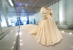 Princess Diana's wedding dress going on display at Kensington Palace