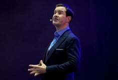 Οργή για σχόλιο του κωμικού Jimmy Carr για το Ολοκαύτωμα σε επεισόδιο του Netflix 