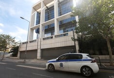 Πρώην παίκτης ριάλιτι ο άνδρας που εισέβαλε στο Εφετείο – Πάνω από 1 εκατομμύριο και ναρκωτικά στο αμάξι του