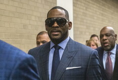 Αποκαλυπτική μαρτυρία στη δίκη του R. Kelly: «Κάναμε σεξ εκατοντάδες φορές πριν γίνω 18 ετών»