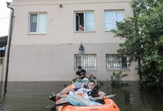 Ουκρανία: Κατοχή, βομβαρδισμοί και τώρα πλημμύρες - Απελπισμένοι οι κάτοικοι στη Χερσώνα