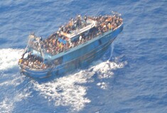 Ναυάγιο στην Πύλο: Συγκλονιστικές εικόνες του πλοίου πριν την βύθιση - Στοιβαγμένοι οι επιβαίνοντες