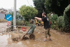 Κακοκαιρία - Μεγάλες ζημιές και συναγερμός από το 112: Πλημμύρισαν δρόμοι και καταστήματα 