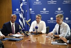 Μητσοτάκης: «Αρχές του 2024 τα πρώτα 250 ηλεκτροκίνητα λεωφορεία» - Τι είπε για την ασφάλεια των τρένων