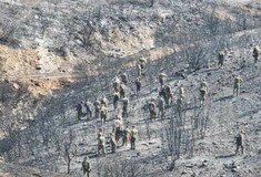 Εκρήξεις στη Νέα Αγχίαλο: Oμάδες του στρατού περισυλλέγουν θραύσματα – Σήμερα το πόρισμα