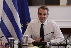 Μητσοτάκης: Μια εβδομάδα δωρεάν διακοπές στη Ρόδο για τους τουρίστες που έφυγαν λόγω φωτιάς