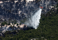 Φωτιές: Αναζωπυρώσεις στην Πάρνηθα- Η κατάσταση σε Αλεξανδρούπολη, Βοιωτία