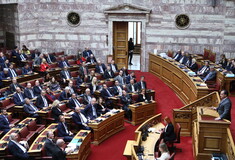 Βουλή: Ψηφίστηκε το πολυνομοσχέδιο του υπουργείου Οικονομικών