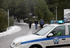 Έκλεισε η λεωφόρος Πάρνηθας λόγω χιονόπτωσης