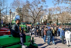 Λάρισα: Με τρακτέρ και μηχανήματα στο κέντρο της πόλης οι αγρότες