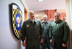 Ο Δένδιας πετά με F-16 στο Αιγαίο μαζί με τους αρχηγούς ΓΕΑ και ΓΕΕΘΑ