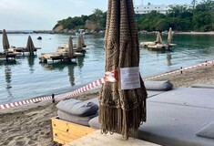 Ρόδος: Αυτόφωρο και πρόστιμο 28.560 ευρώ στο beach bar για τις ομπρέλες στη θάλασσα