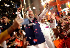 Ινδία: Επίσημα πρωθυπουργός ο Μόντι - Επιστροφή σε κυβερνήσεις συνασπισμού