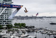 Το Red Bull Cliff Diving World Series κλείνει τα «100»: Μετά τη Λίμνη Βουλιαγμένη έρχεται η σειρά της Βοστώνης